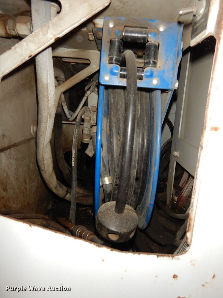 image for item DJ6905 2011 Roadtec RP195  paver