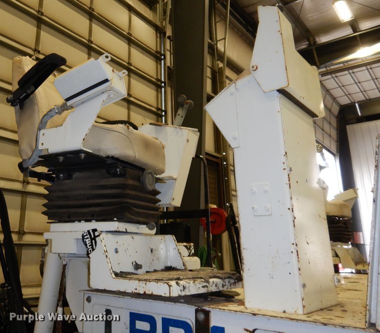 image for item DJ6905 2011 Roadtec RP195  paver