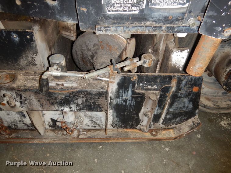 image for item DJ6905 2011 Roadtec RP195  paver