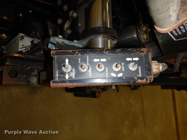 image for item DJ6905 2011 Roadtec RP195  paver