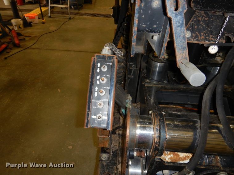 image for item DJ6905 2011 Roadtec RP195  paver