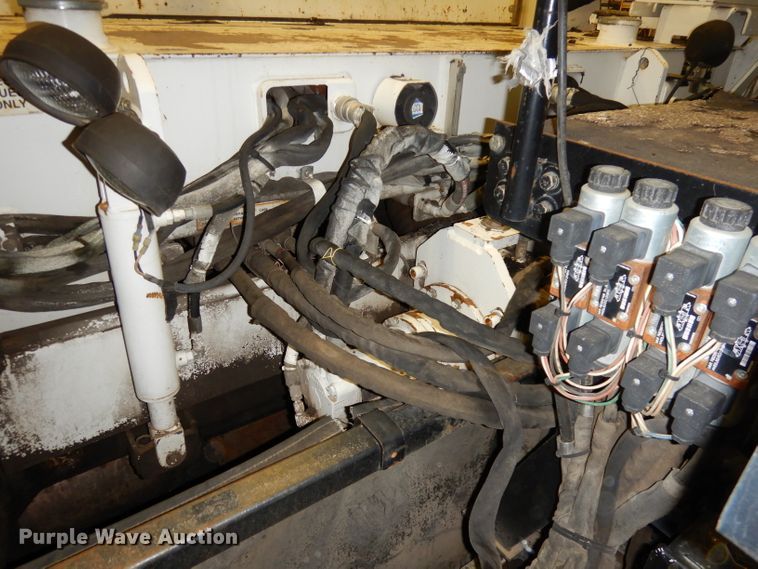 image for item DJ6905 2011 Roadtec RP195  paver