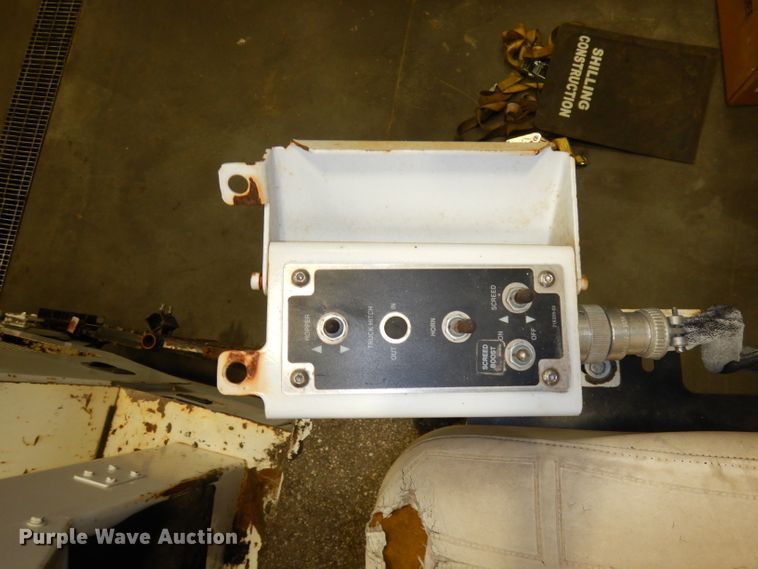 image for item DJ6905 2011 Roadtec RP195  paver