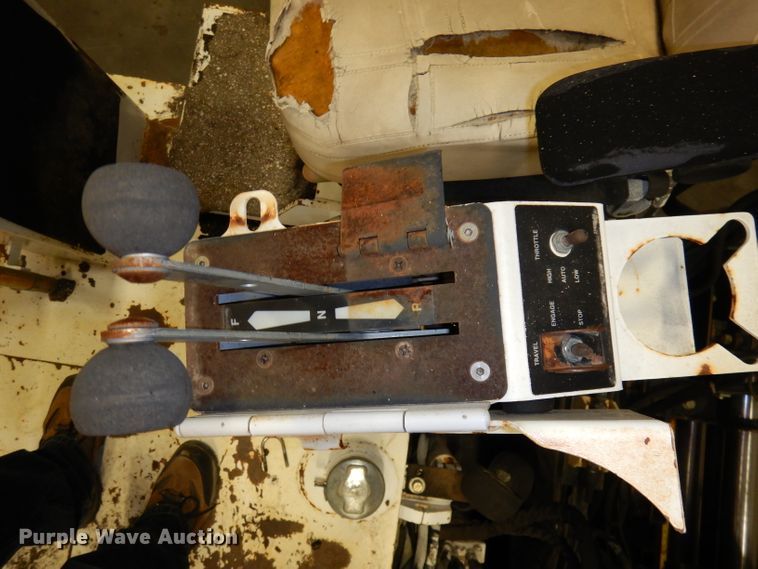 image for item DJ6905 2011 Roadtec RP195  paver