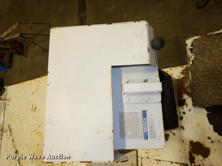 image for item DJ6905 2011 Roadtec RP195  paver