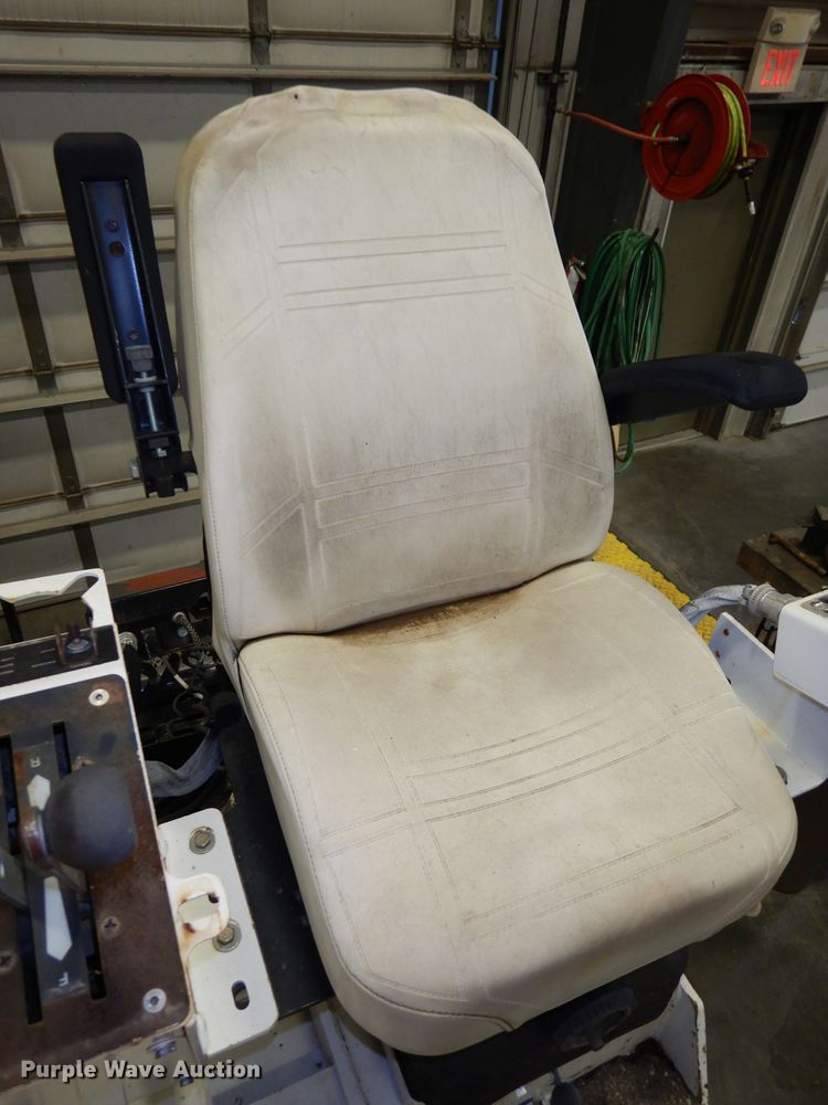 image for item DJ6905 2011 Roadtec RP195  paver