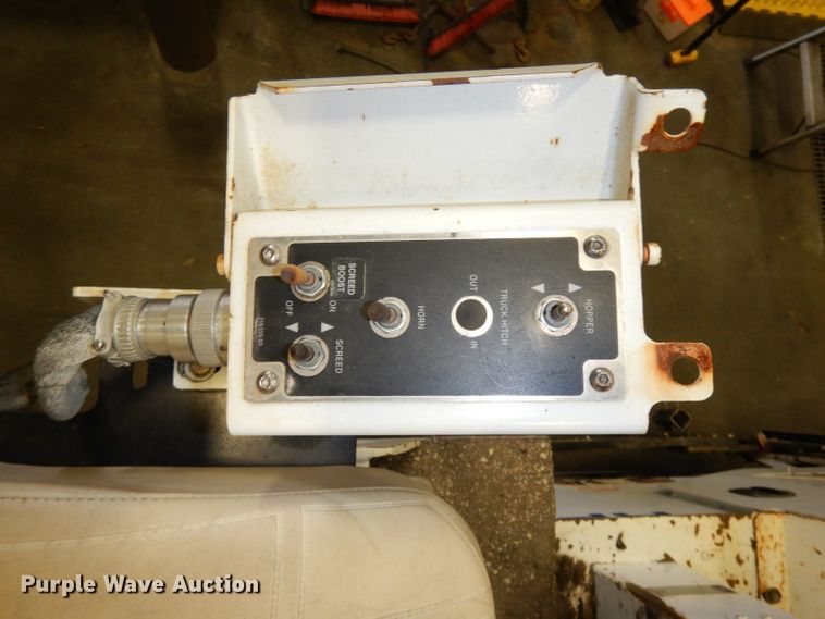 image for item DJ6905 2011 Roadtec RP195  paver