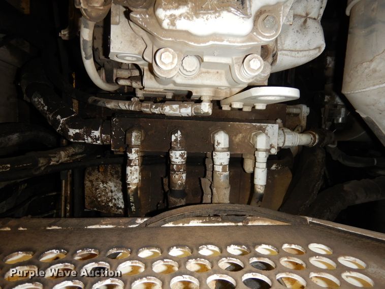 image for item DJ6905 2011 Roadtec RP195  paver