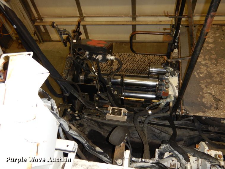 image for item DJ6905 2011 Roadtec RP195  paver