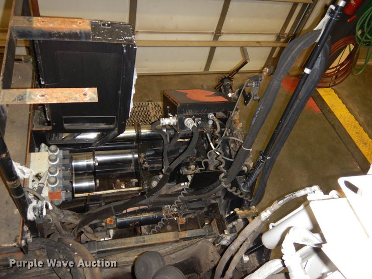 image for item DJ6905 2011 Roadtec RP195  paver