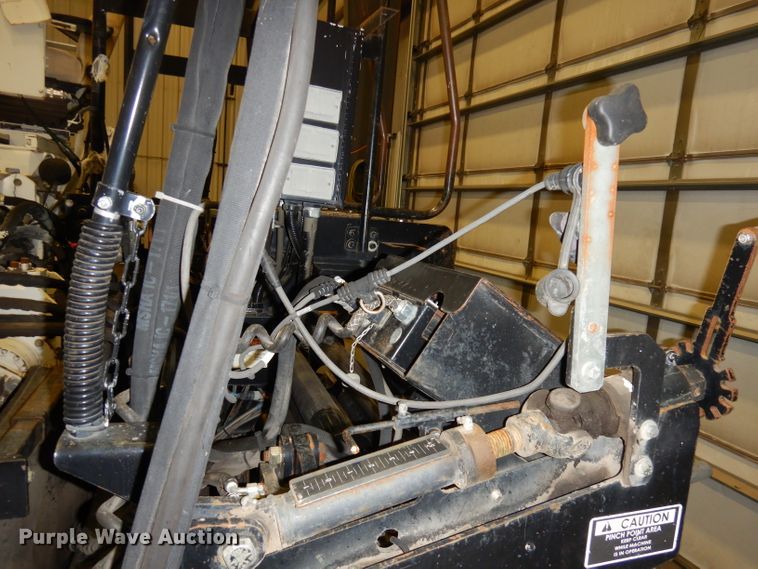 image for item DJ6905 2011 Roadtec RP195  paver