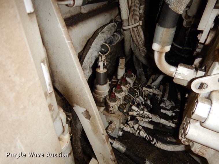 image for item DJ6905 2011 Roadtec RP195  paver