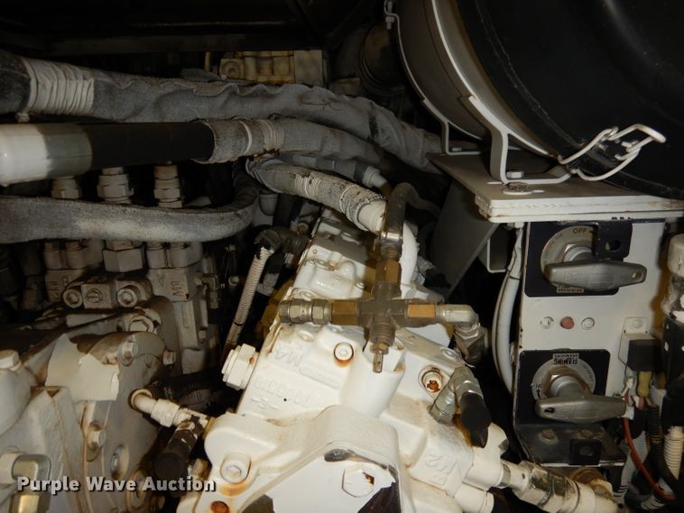 image for item DJ6905 2011 Roadtec RP195  paver