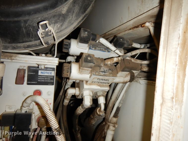 image for item DJ6905 2011 Roadtec RP195  paver