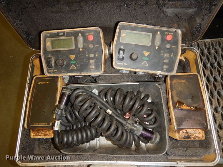 image for item DJ6905 2011 Roadtec RP195  paver