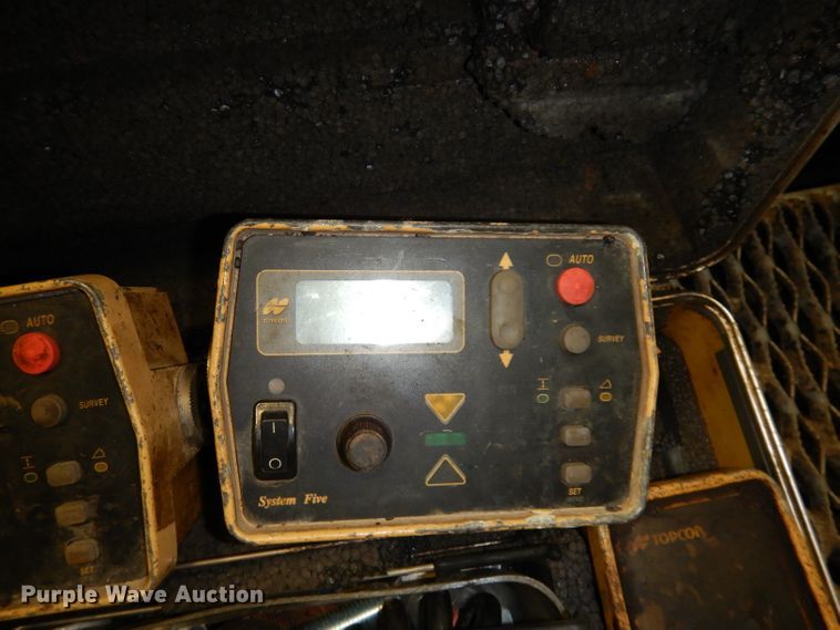 image for item DJ6905 2011 Roadtec RP195  paver