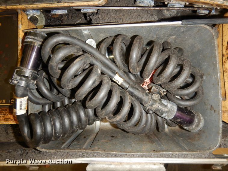 image for item DJ6905 2011 Roadtec RP195  paver