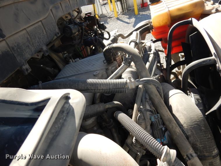 image for item DJ6922 2015 International 4400SBA  bucket truck