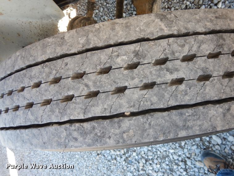 image for item DJ6922 2015 International 4400SBA  bucket truck