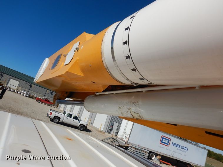 image for item DJ6922 2015 International 4400SBA  bucket truck