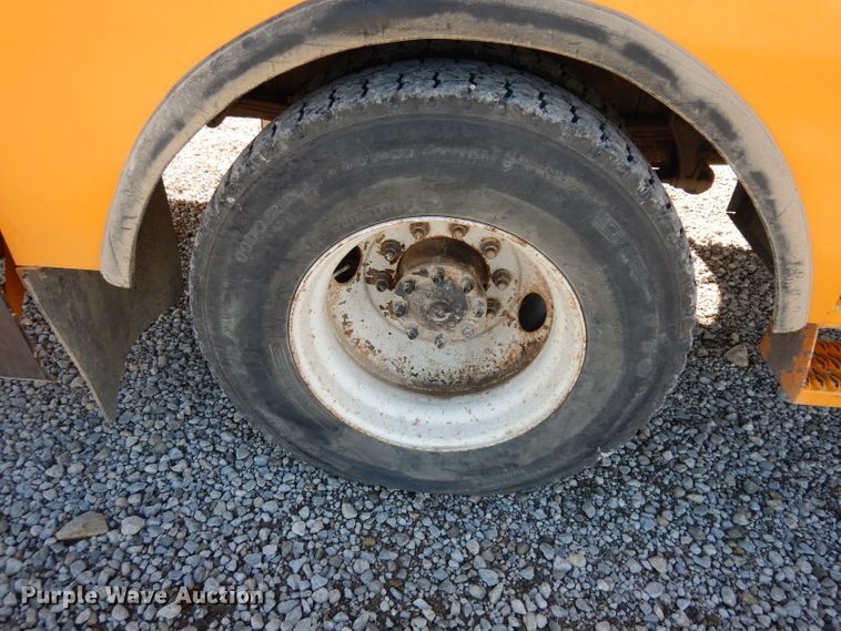 image for item DJ6922 2015 International 4400SBA  bucket truck