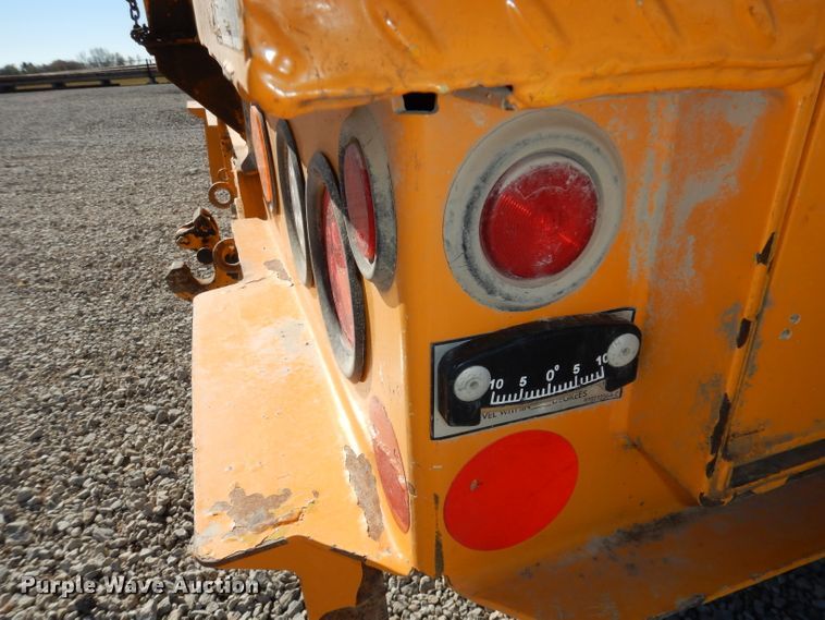 image for item DJ6922 2015 International 4400SBA  bucket truck