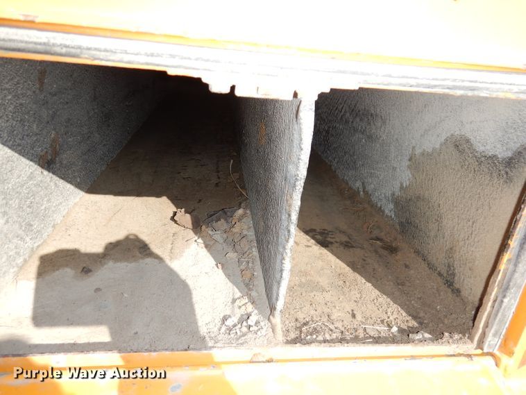 image for item DJ6922 2015 International 4400SBA  bucket truck