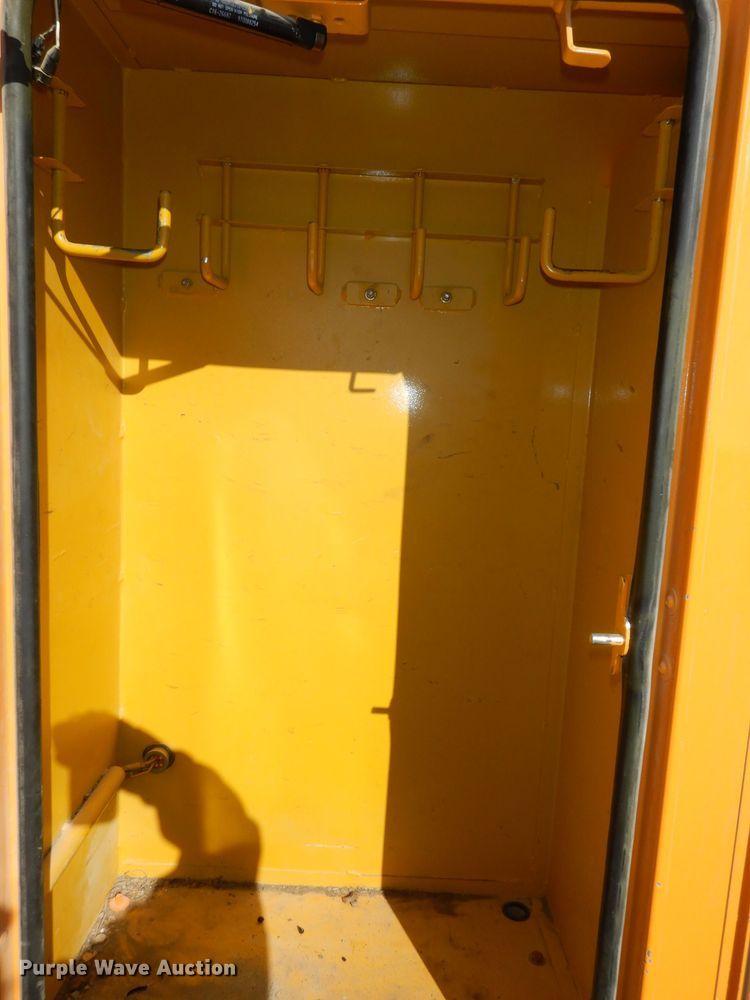 image for item DJ6922 2015 International 4400SBA  bucket truck