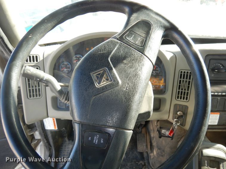 image for item DJ6947 2015 International DuraStar 4400  digger derrick truck