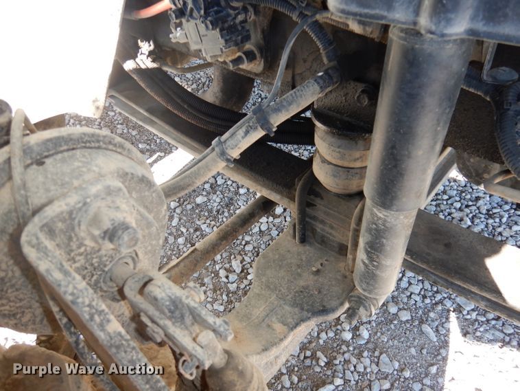 image for item DJ6947 2015 International DuraStar 4400  digger derrick truck