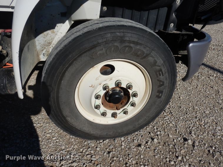 image for item DJ6947 2015 International DuraStar 4400  digger derrick truck