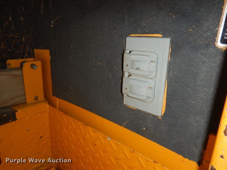 image for item DJ6947 2015 International DuraStar 4400  digger derrick truck