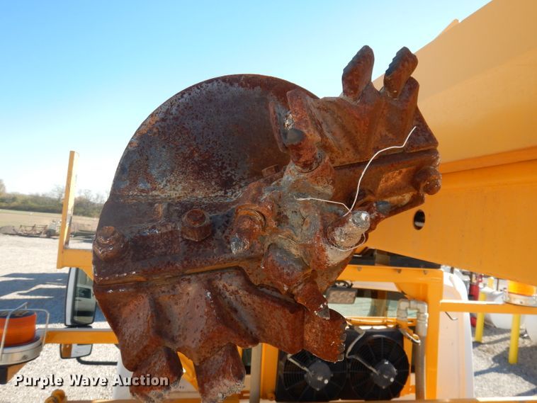 image for item DJ6947 2015 International DuraStar 4400  digger derrick truck