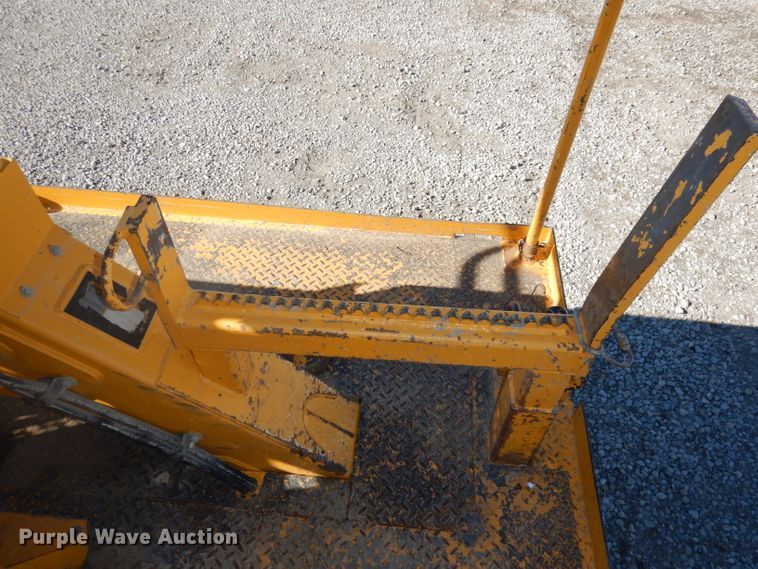 image for item DJ6947 2015 International DuraStar 4400  digger derrick truck