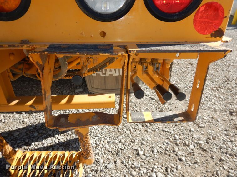 image for item DJ6947 2015 International DuraStar 4400  digger derrick truck