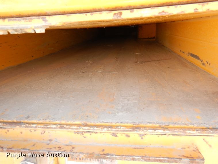 image for item DJ6947 2015 International DuraStar 4400  digger derrick truck