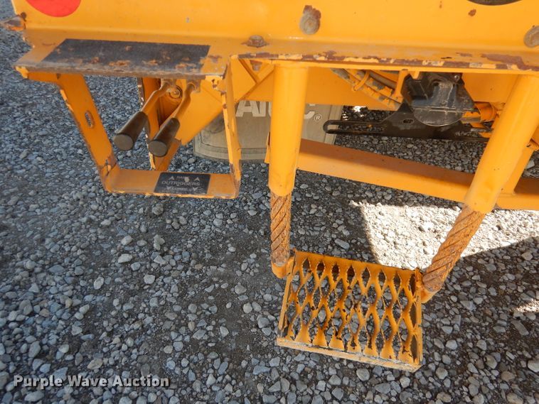 image for item DJ6947 2015 International DuraStar 4400  digger derrick truck