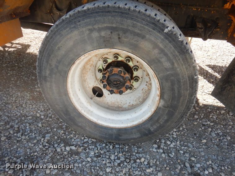 image for item DJ6947 2015 International DuraStar 4400  digger derrick truck