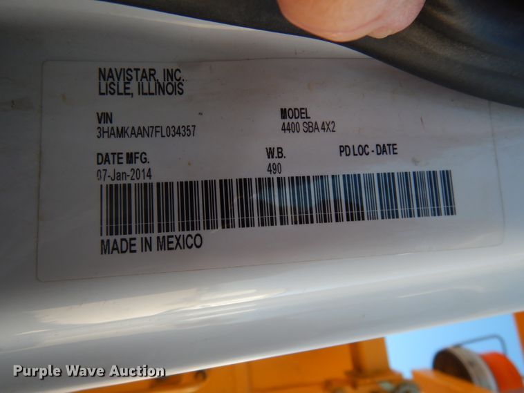 image for item DJ6947 2015 International DuraStar 4400  digger derrick truck