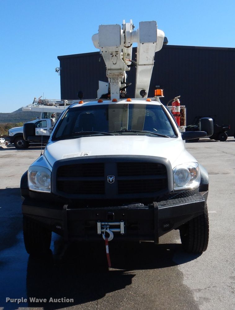 image for item DY9572 2009 Dodge Ram 5500HD  bucket truck