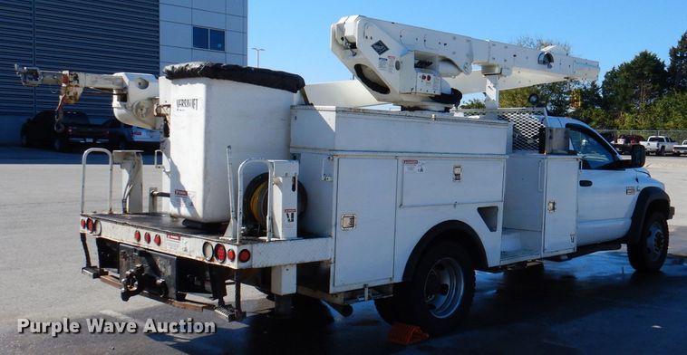 image for item DY9572 2009 Dodge Ram 5500HD  bucket truck