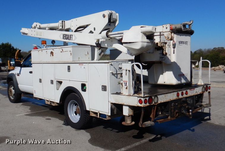 image for item DY9572 2009 Dodge Ram 5500HD  bucket truck