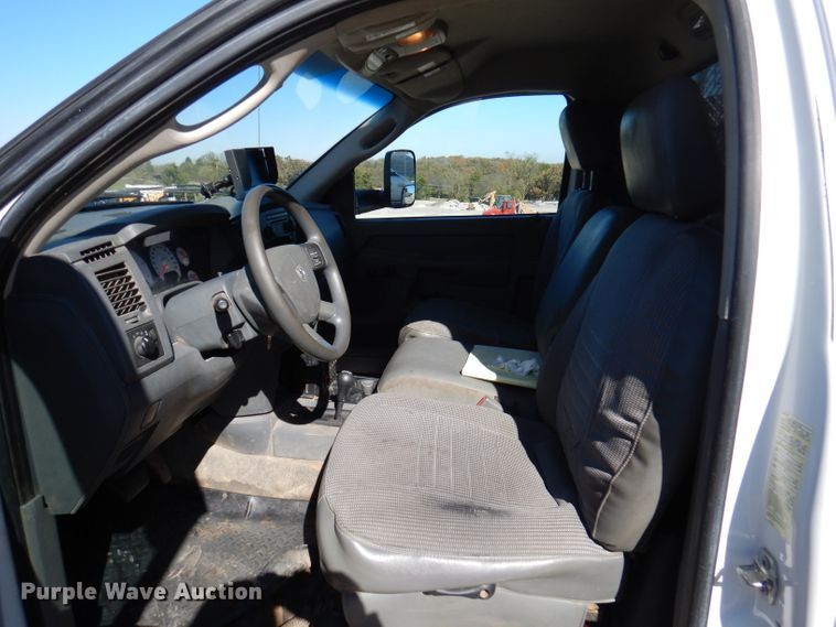 image for item DY9572 2009 Dodge Ram 5500HD  bucket truck