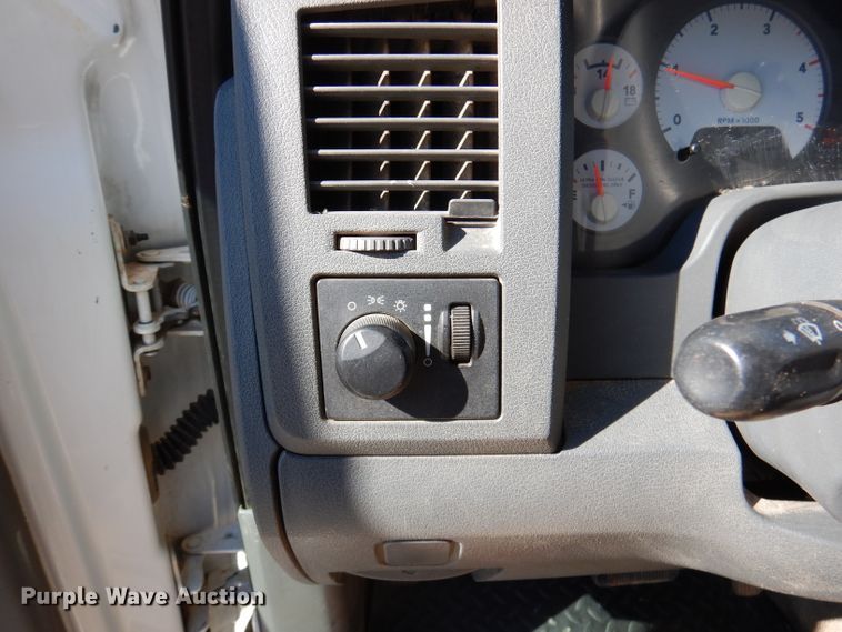 image for item DY9572 2009 Dodge Ram 5500HD  bucket truck