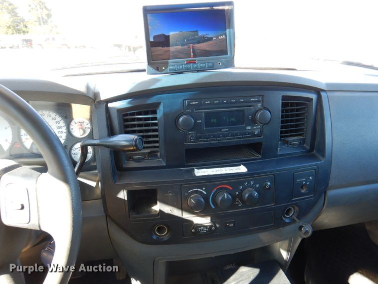 image for item DY9572 2009 Dodge Ram 5500HD  bucket truck