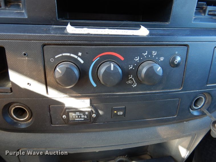 image for item DY9572 2009 Dodge Ram 5500HD  bucket truck