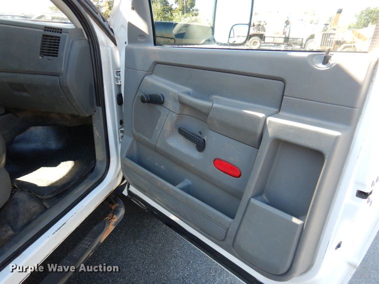 image for item DY9572 2009 Dodge Ram 5500HD  bucket truck