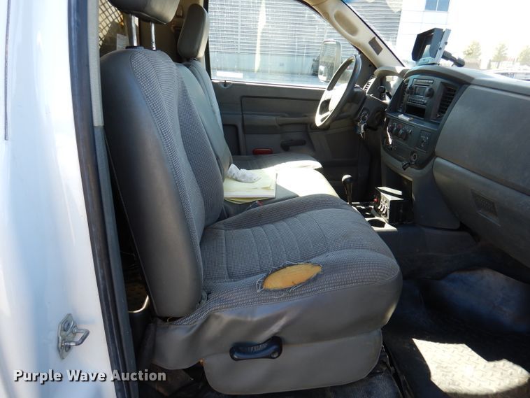 image for item DY9572 2009 Dodge Ram 5500HD  bucket truck