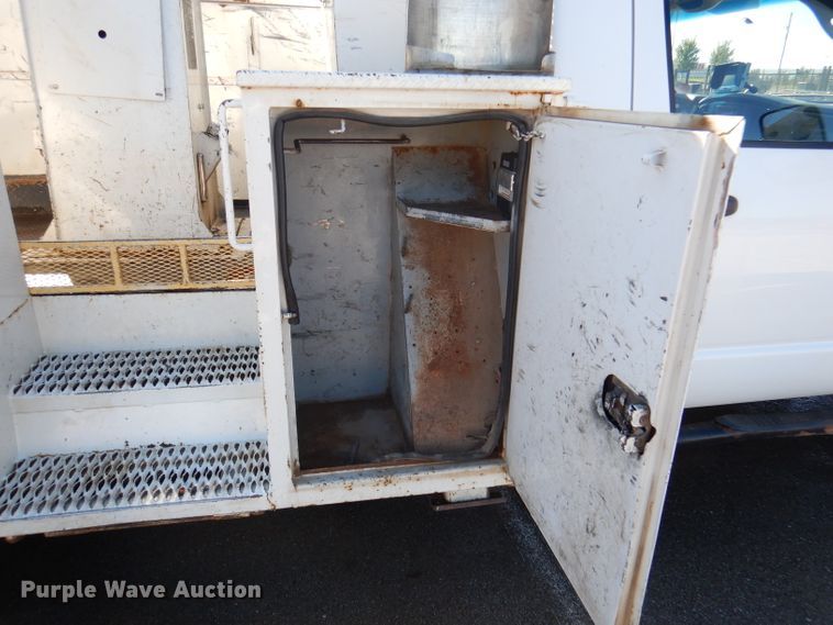 image for item DY9572 2009 Dodge Ram 5500HD  bucket truck