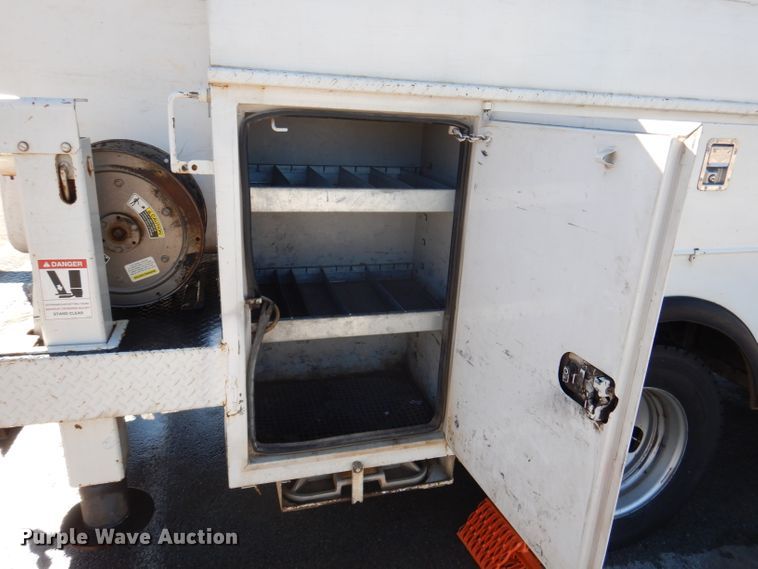 image for item DY9572 2009 Dodge Ram 5500HD  bucket truck